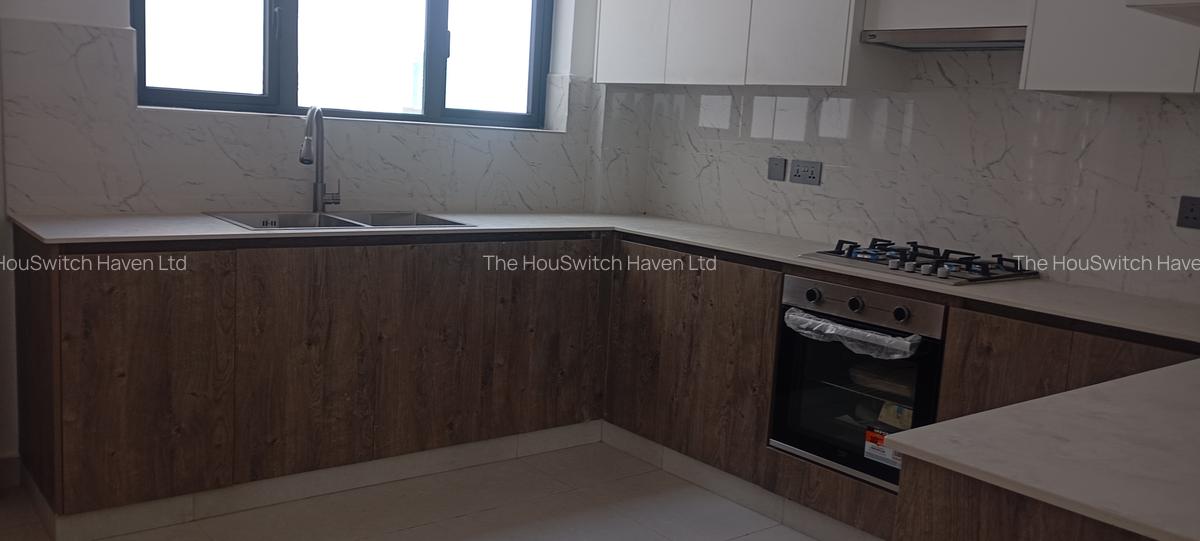 3 Bed Apartment with En Suite at Brookside Gardens - 4