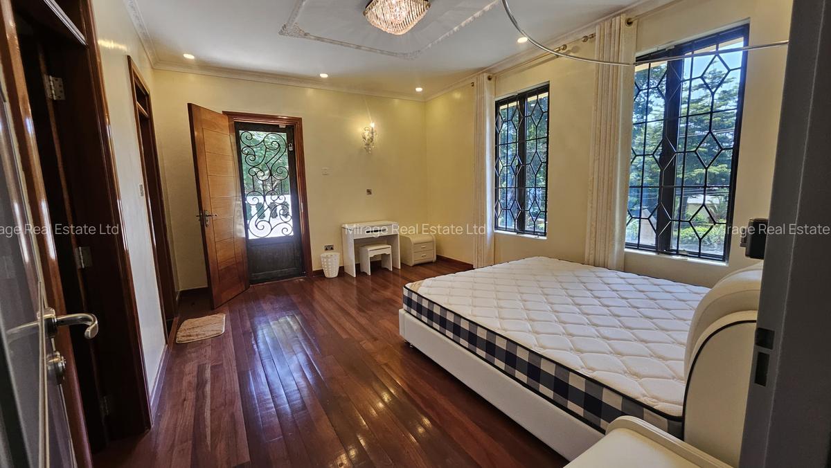5 Bed Townhouse with En Suite in Gigiri - 12