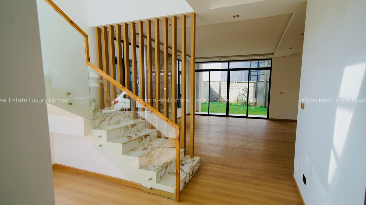 5 Bed Villa with En Suite at 2026-386 5 Bed - 13