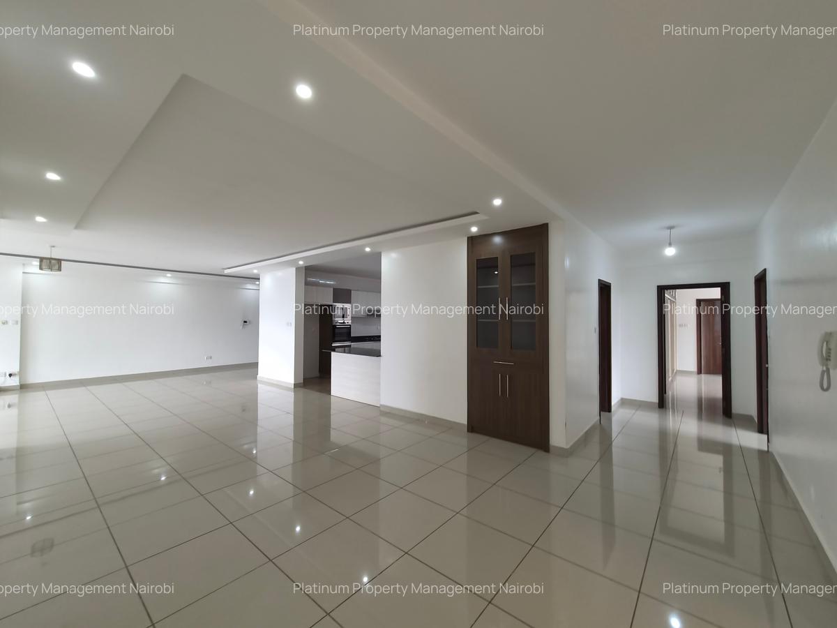 4 Bed Apartment with En Suite at Weslands - 4