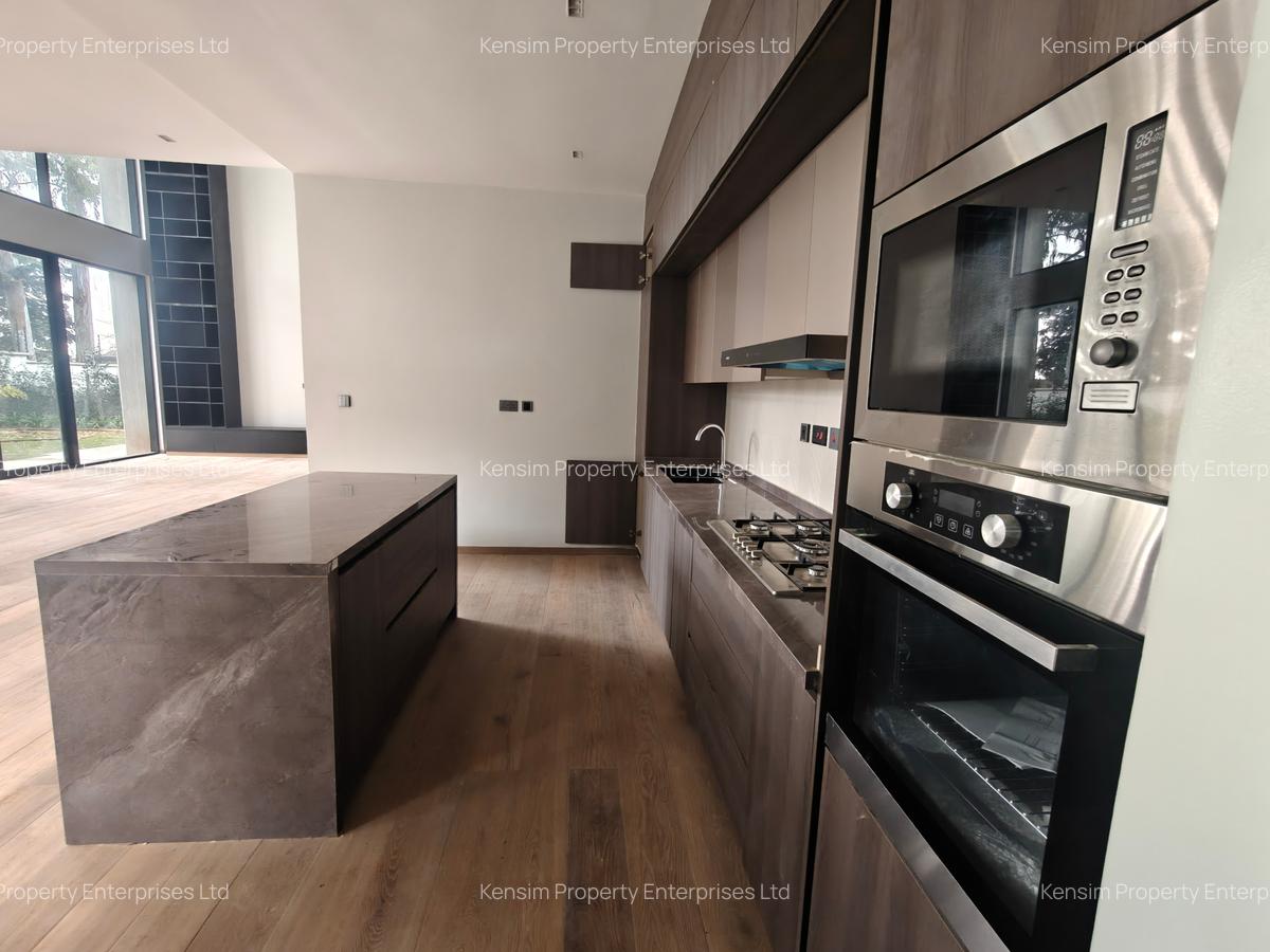 5 Bed Townhouse with En Suite in Runda - 5