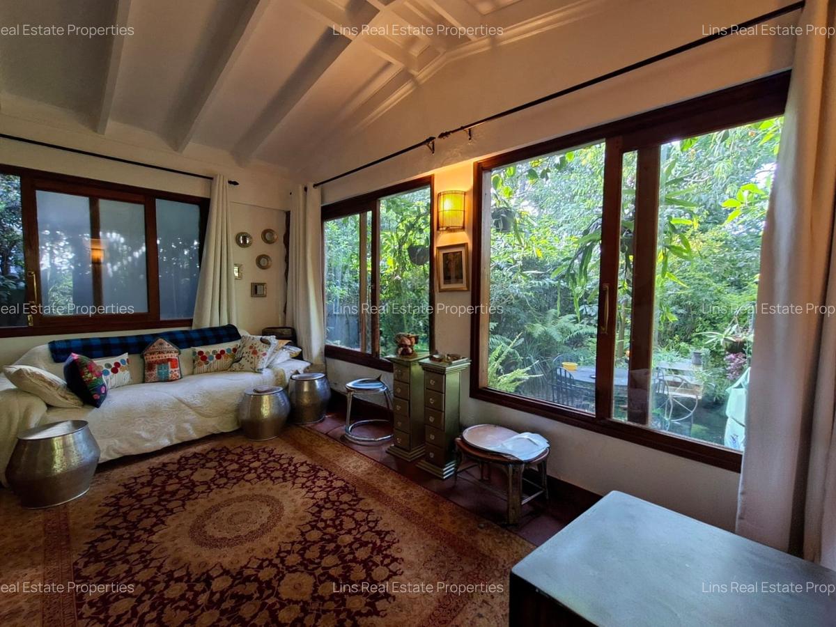 1 Bed House with En Suite in Rosslyn - 19