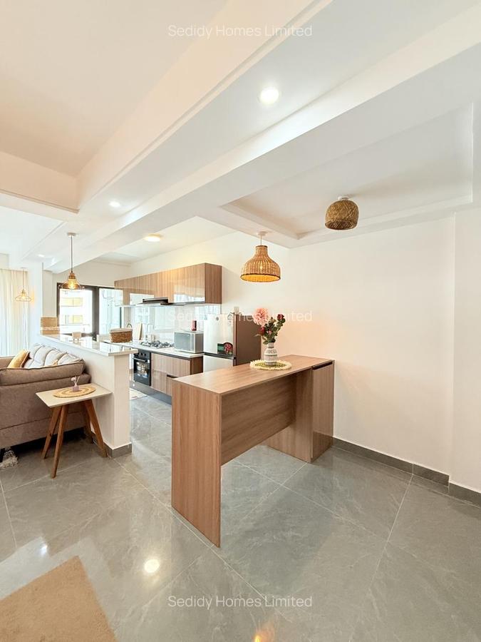 Serviced 2 Bed Apartment with En Suite in Riverside - 13