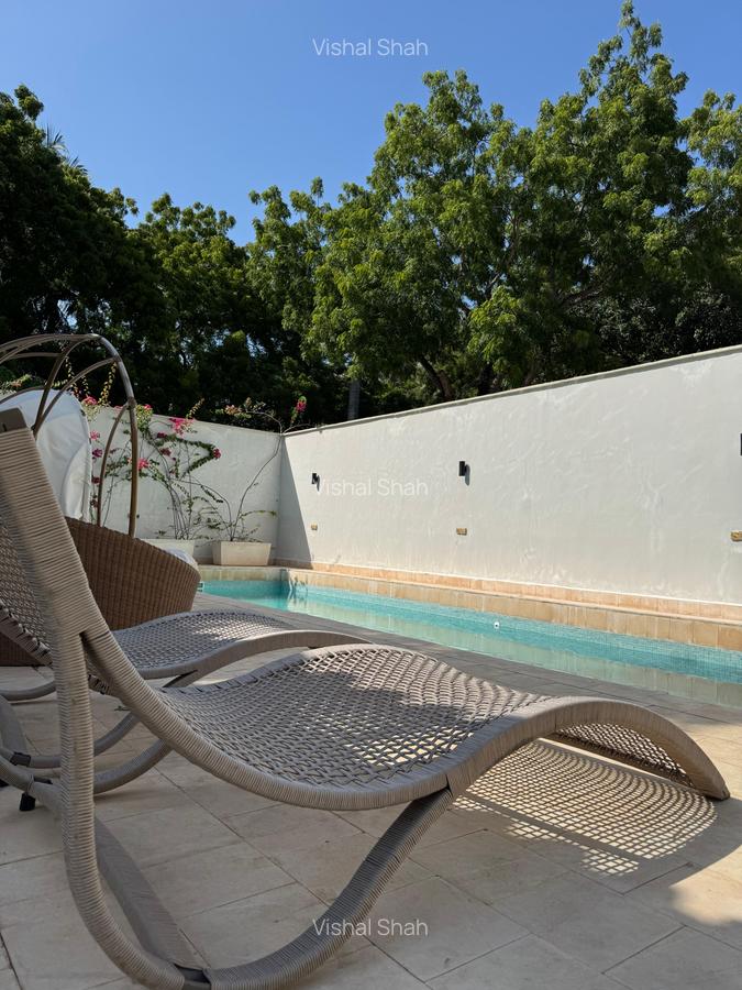 4 Bed Villa with En Suite at Bofa Road - 10