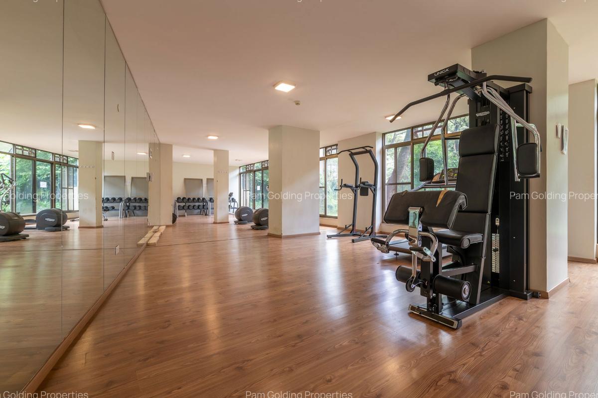 3 Bed Apartment with En Suite in Parklands - 17