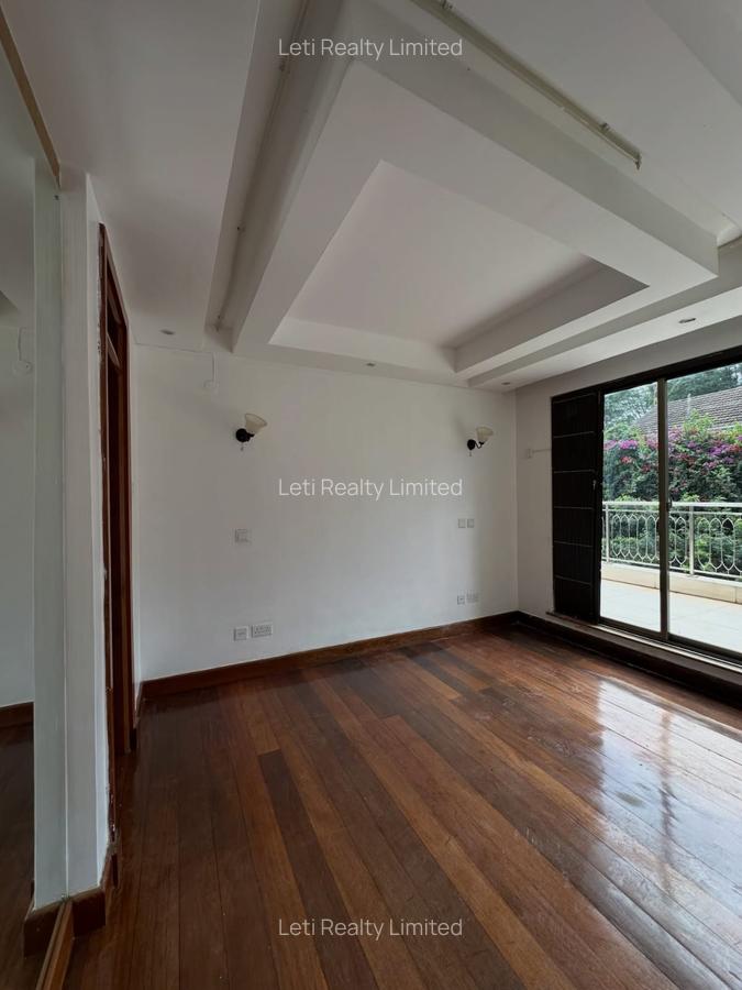 5 Bed Townhouse with En Suite in Lavington - 14
