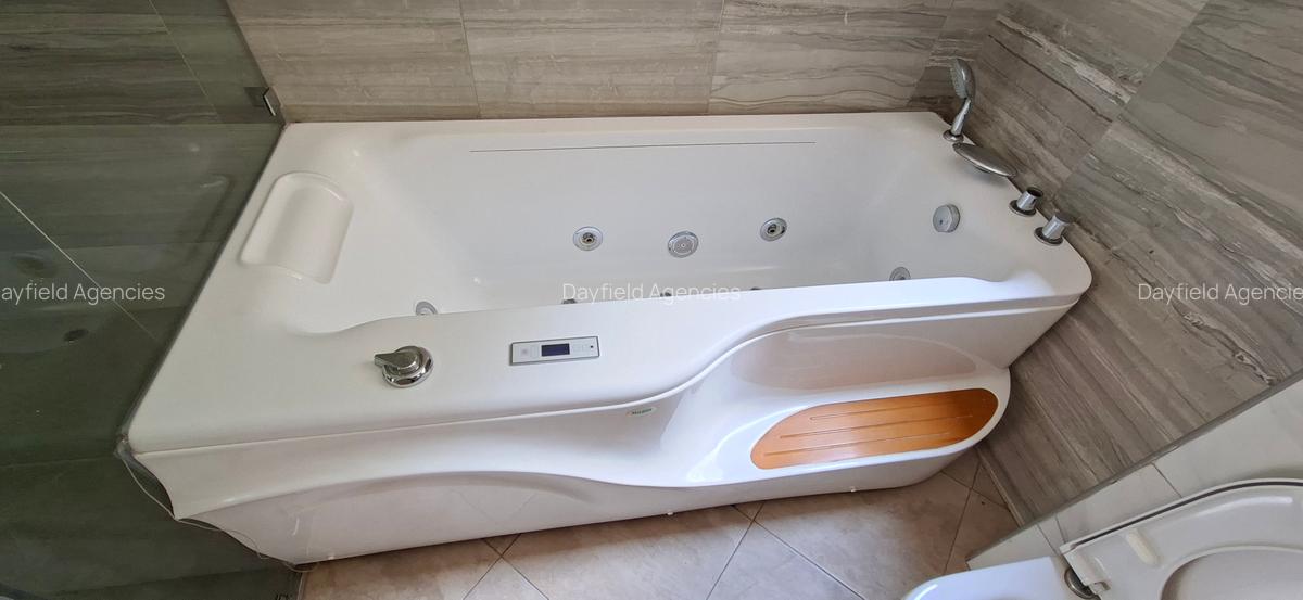 5 Bed House with En Suite in Lavington - 13