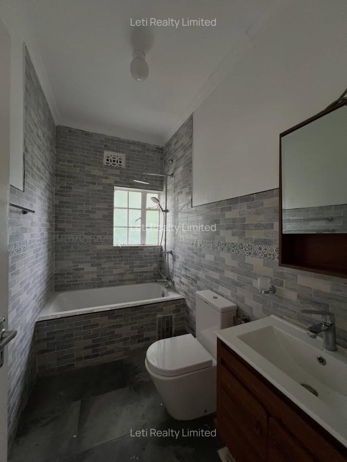 3 Bed Townhouse with En Suite in Lavington - 8