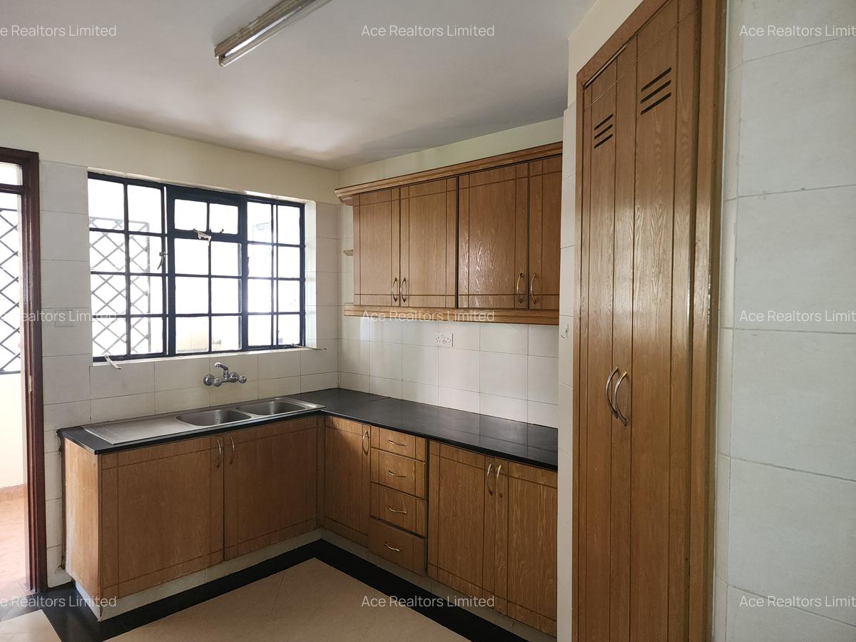 3 Bed Apartment with En Suite at Valley Arcade - 8
