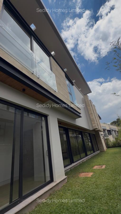 5 Bed Villa with En Suite in Westlands Area - 19