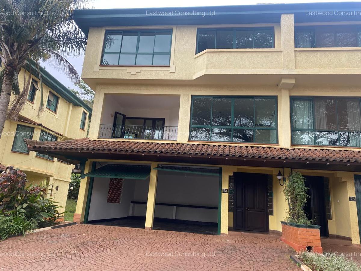 3 Bed House with En Suite in Brookside - 1