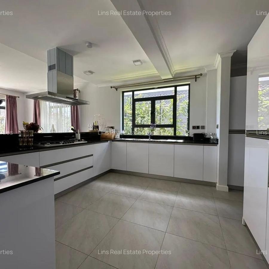 4 Bed Townhouse with En Suite in Runda - 3