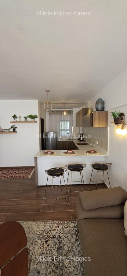 Serviced 2 Bed Apartment with En Suite at Two Rivers - 3