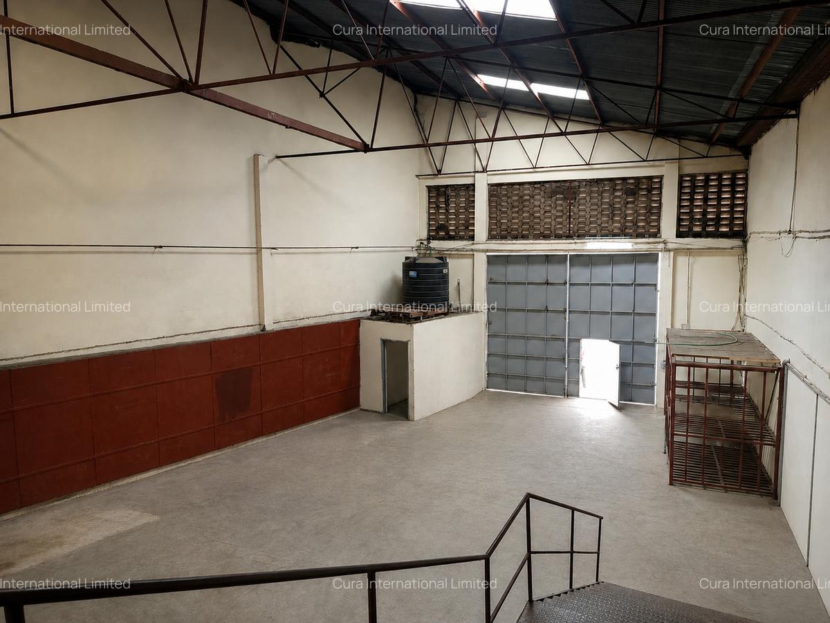 28,602 ft² Warehouse in Industrial Area - 2