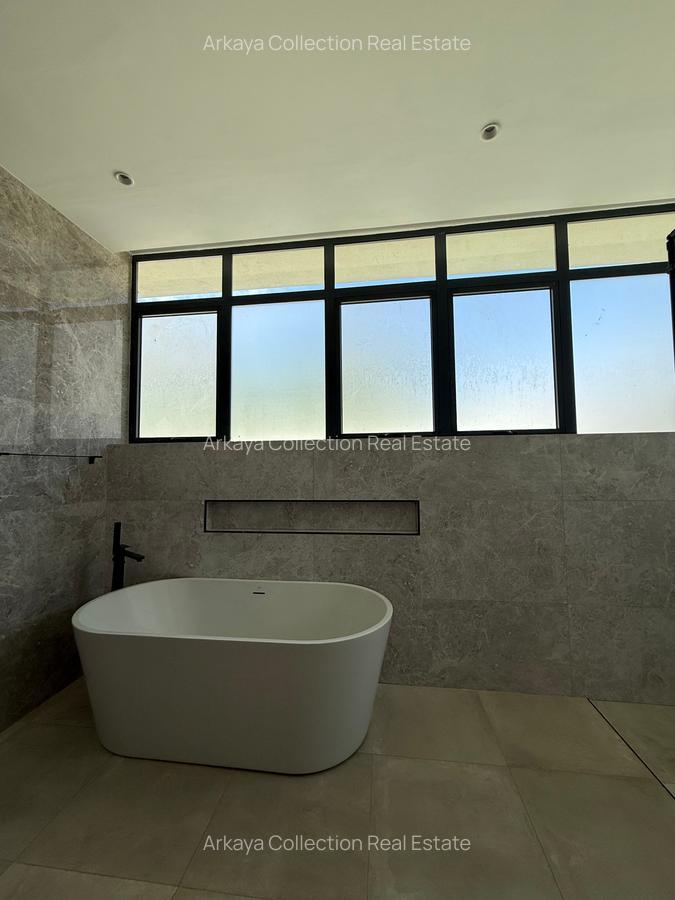 5 Bed House with En Suite in Nyari - 12