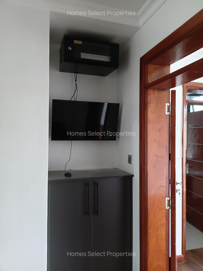 4 Bed Townhouse with En Suite at Oloolua Close - 16