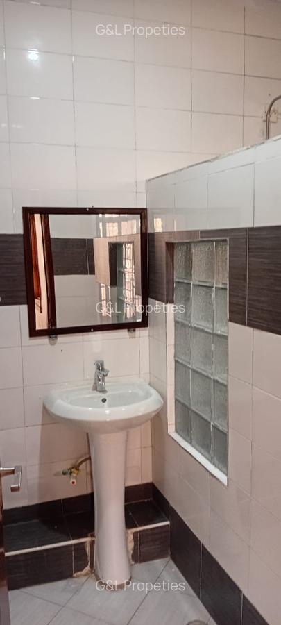 3 Bed Apartment with En Suite at Links Road - 19