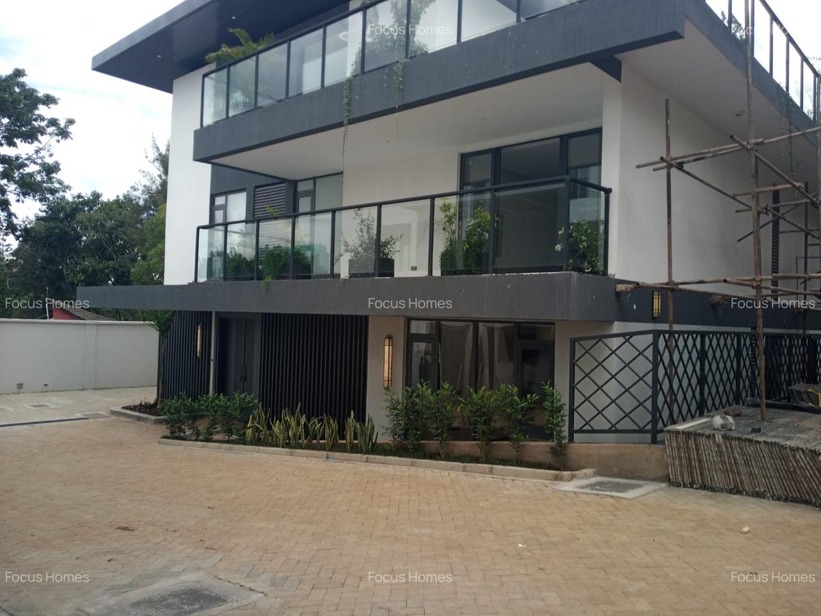5 Bed Townhouse with En Suite in Lavington - 20