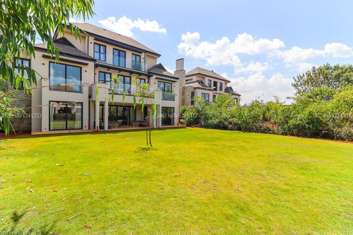 5 Bed Villa with En Suite in Runda - 18