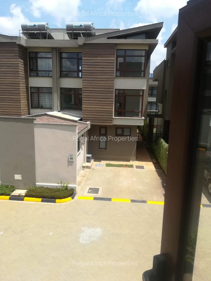 4 Bed Townhouse with En Suite at Langata Road - 9