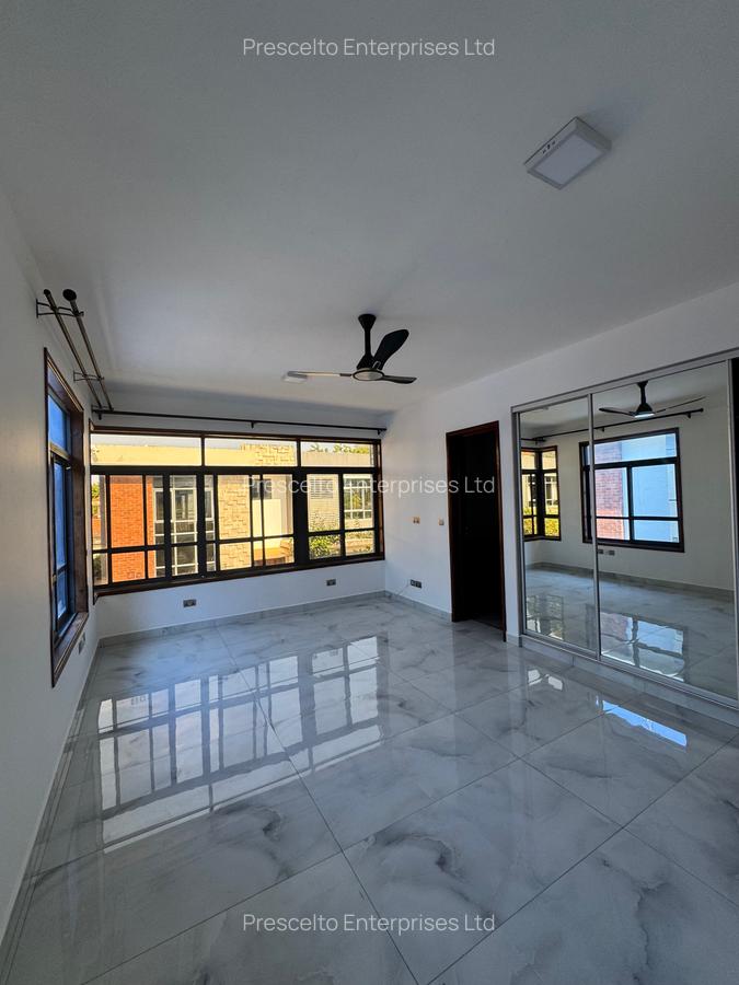 4 Bed Townhouse with En Suite at Nyali - 4