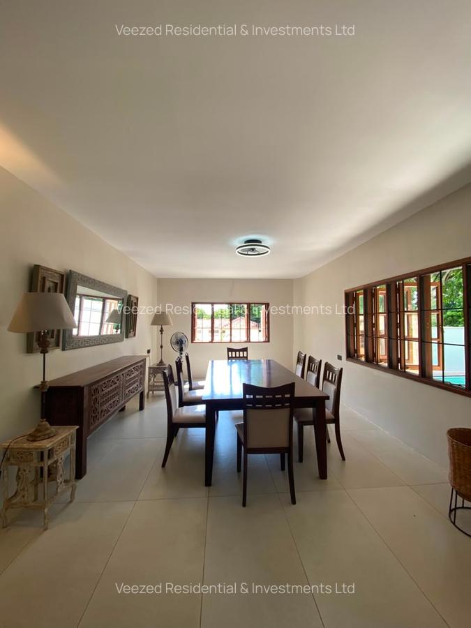 3 Bed Villa with En Suite in Bofa - 18