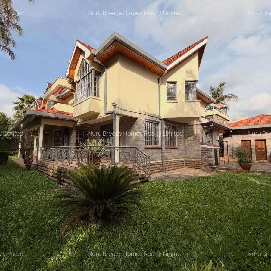 5 Bed House with En Suite in Runda - 1