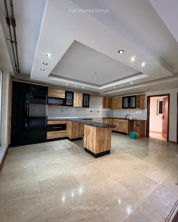 5 Bed Townhouse with En Suite at Convent Drive - 20