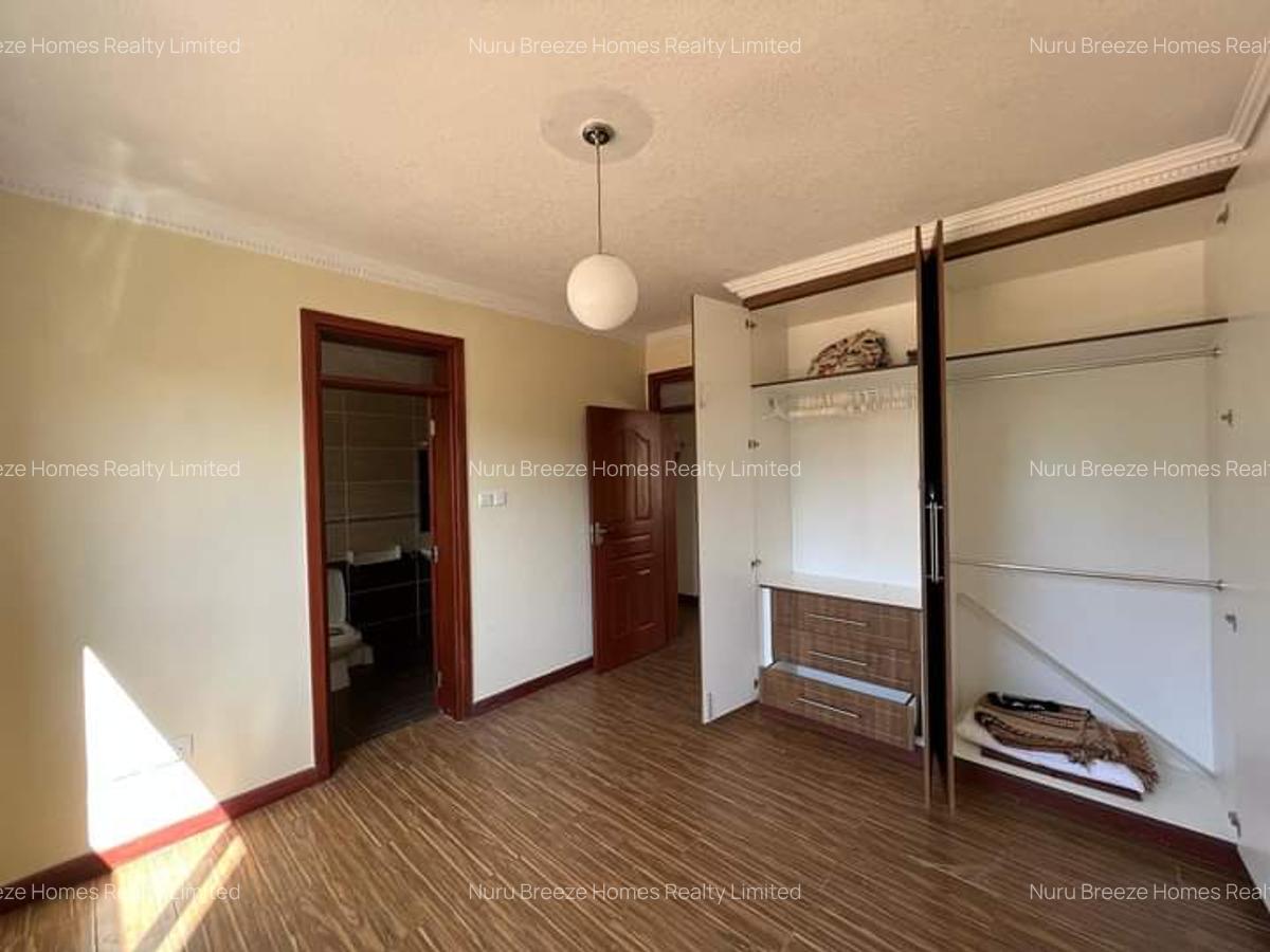 3 Bed Apartment with En Suite in Riverside - 10
