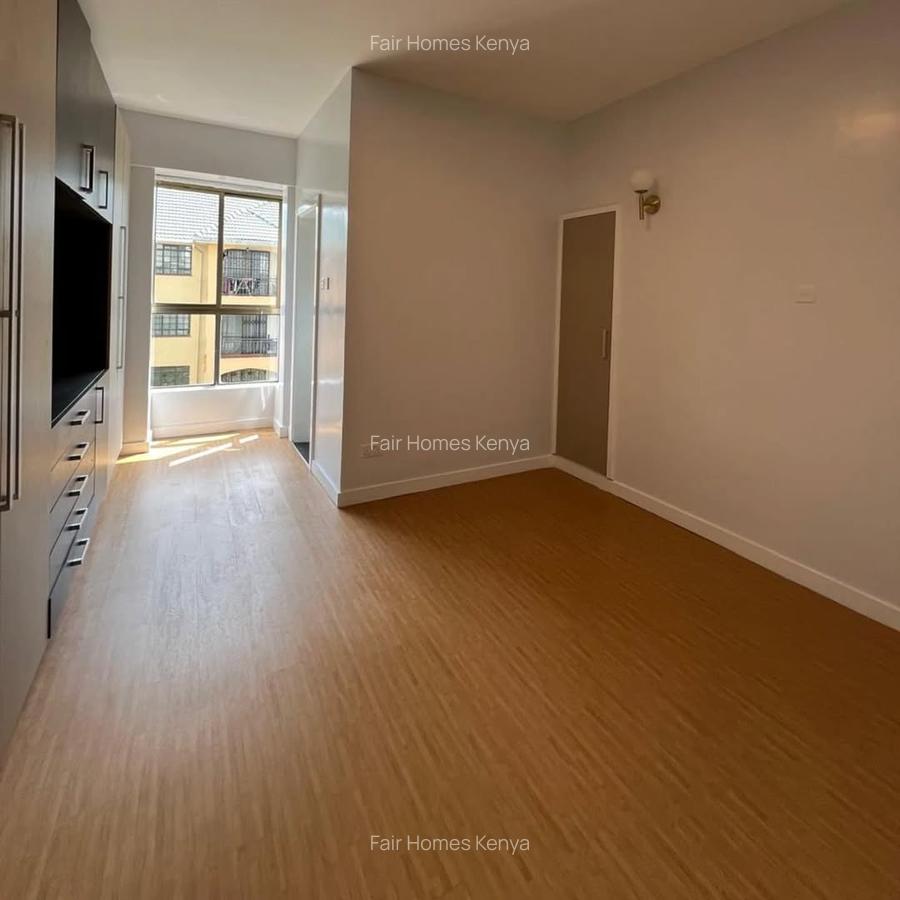 4 Bed Apartment with En Suite at Hatheru Road - 15