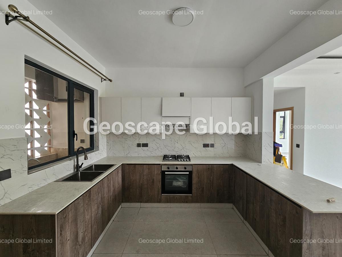 2 Bed Apartment with En Suite in Brookside - 12