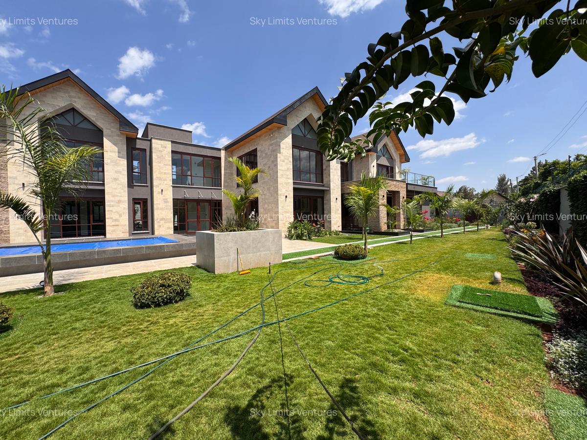 5 Bed Villa with En Suite in Runda - 1