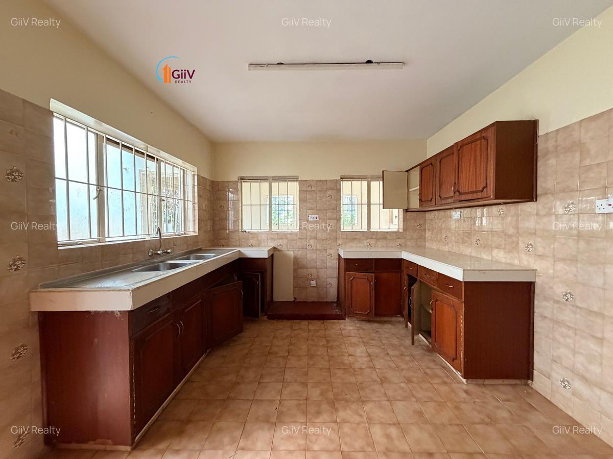 4 Bed Townhouse with Staff Quarters in Spring Valley - 13