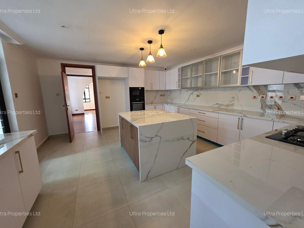 5 Bed Townhouse with En Suite in Runda - 10