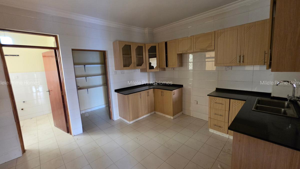 Serviced 3 Bed Apartment with En Suite at Kileleshwa - 5