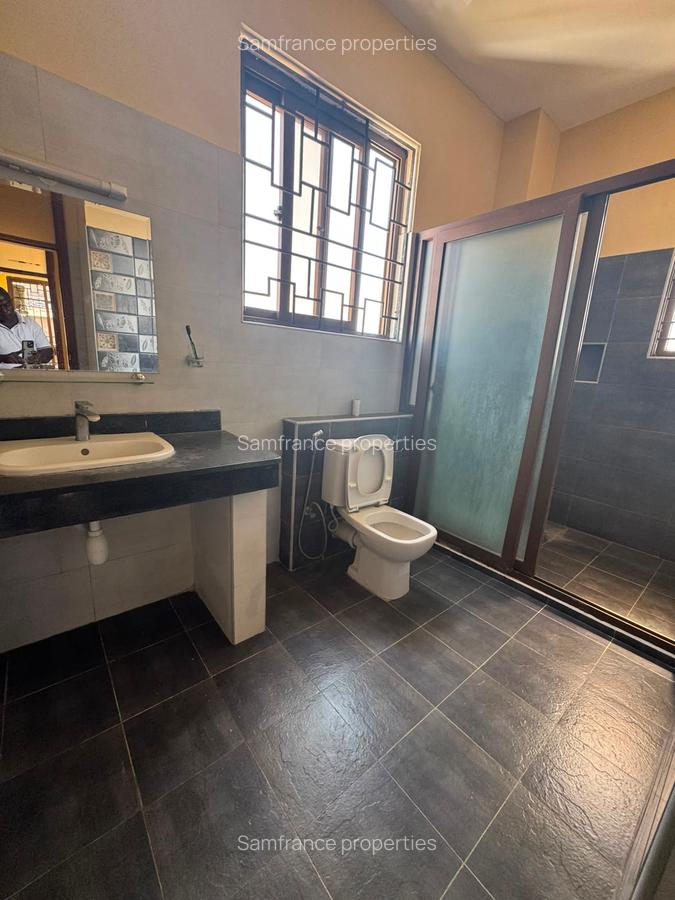 3 Bed Apartment with En Suite at Simba Road - 4