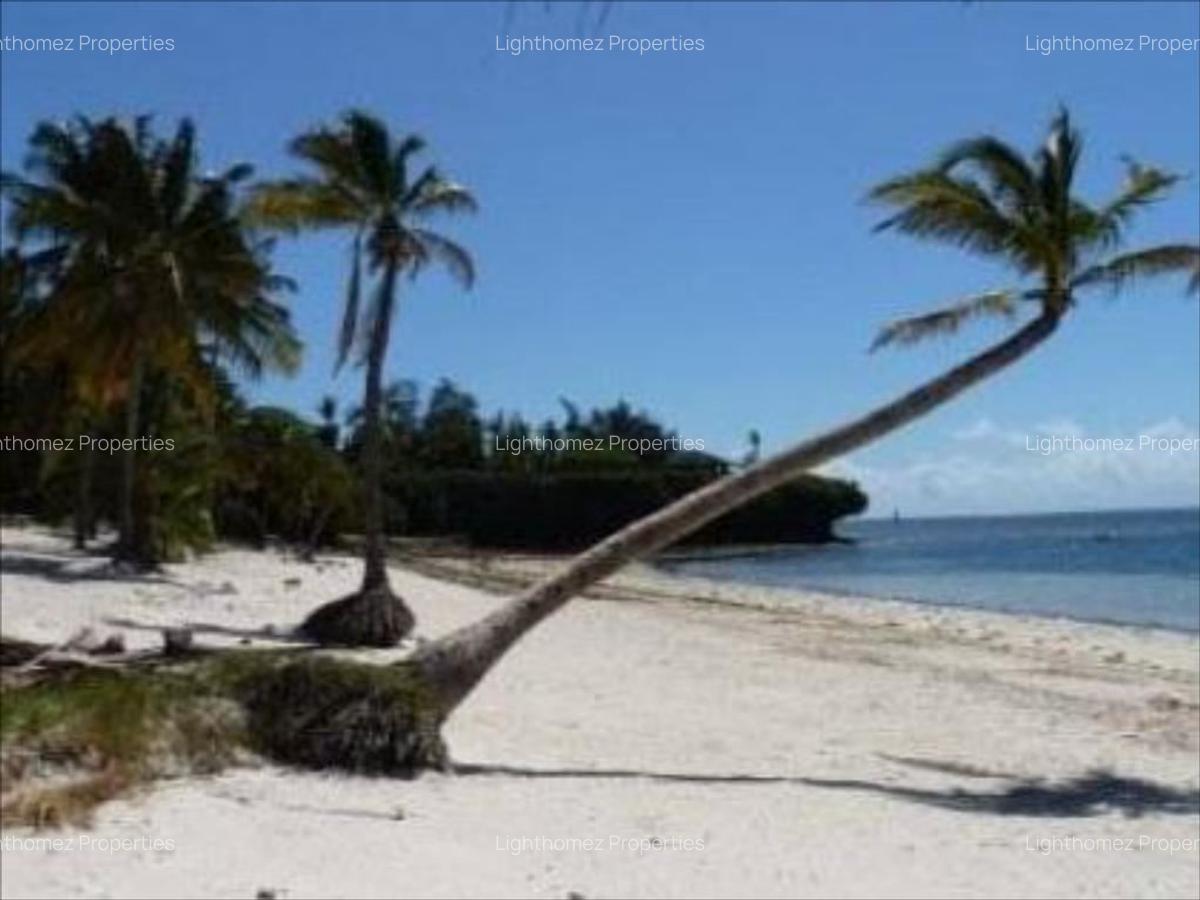 Serviced 2 Bed Apartment with Backup Generator at Mombasa - 9