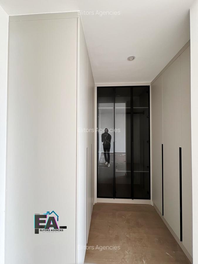 3 Bed Apartment with En Suite at Riverside Drive - 16