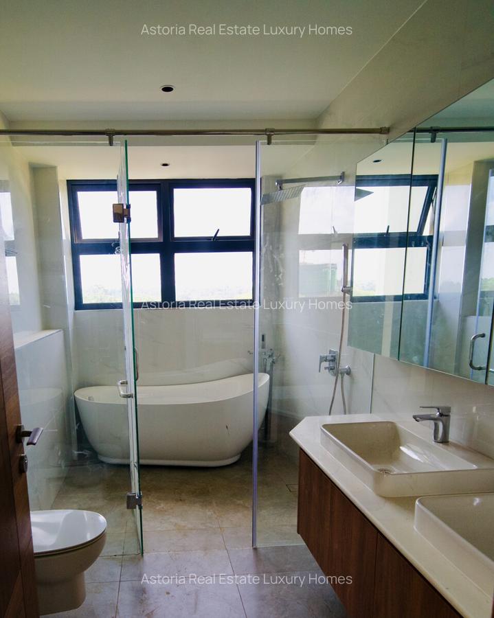 3 Bed Apartment with En Suite at 2026-401 - 8