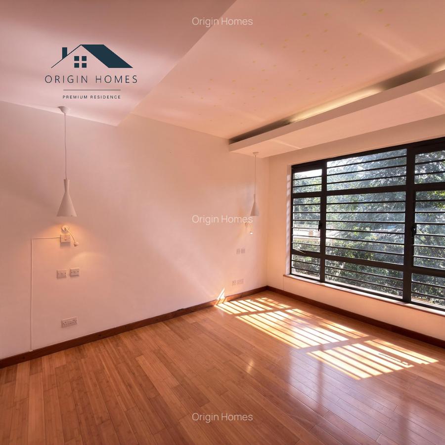 3 Bed House with En Suite at Rosslyn - 3