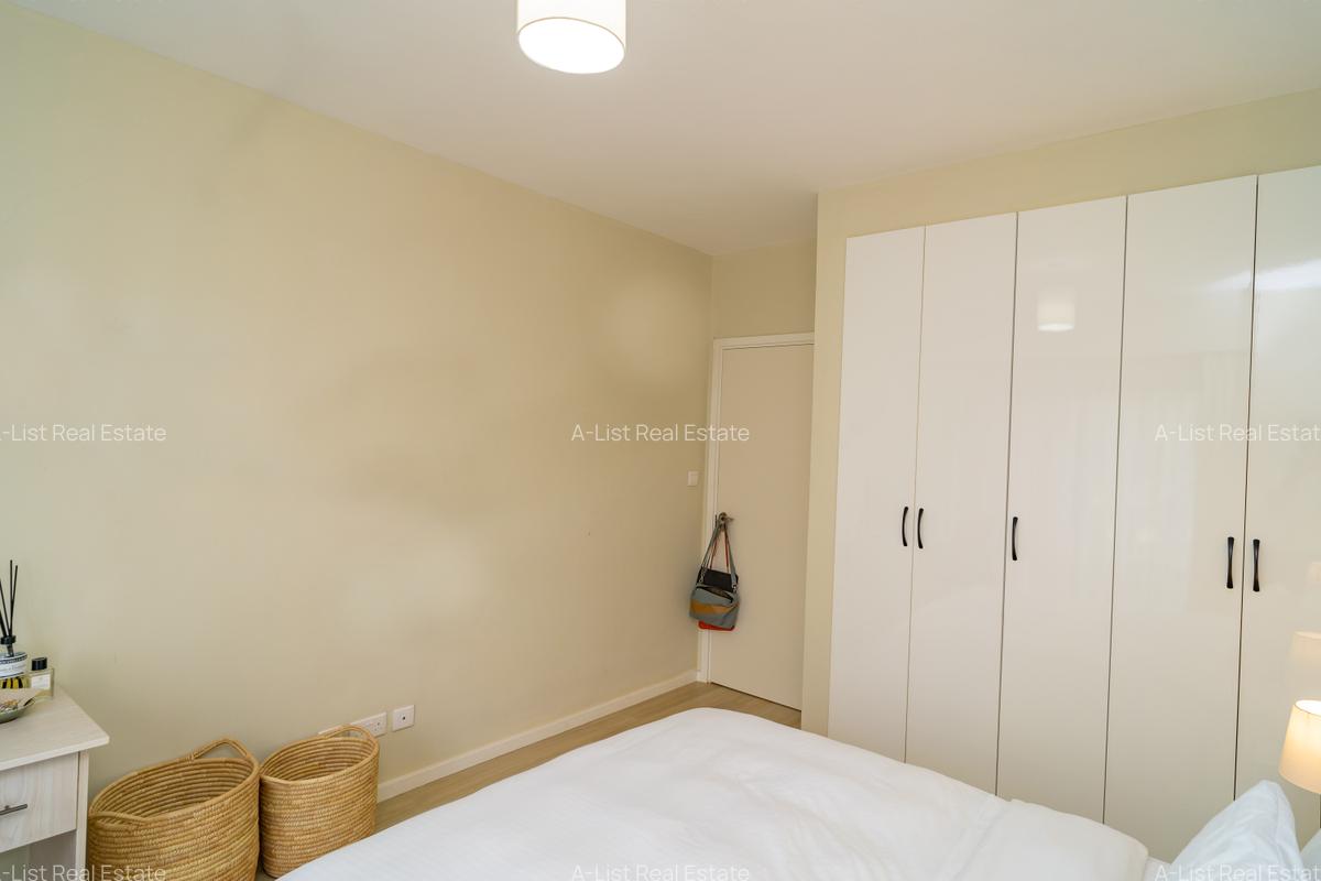 Furnished 2 Bed Apartment with En Suite at Riverside Drive - 16