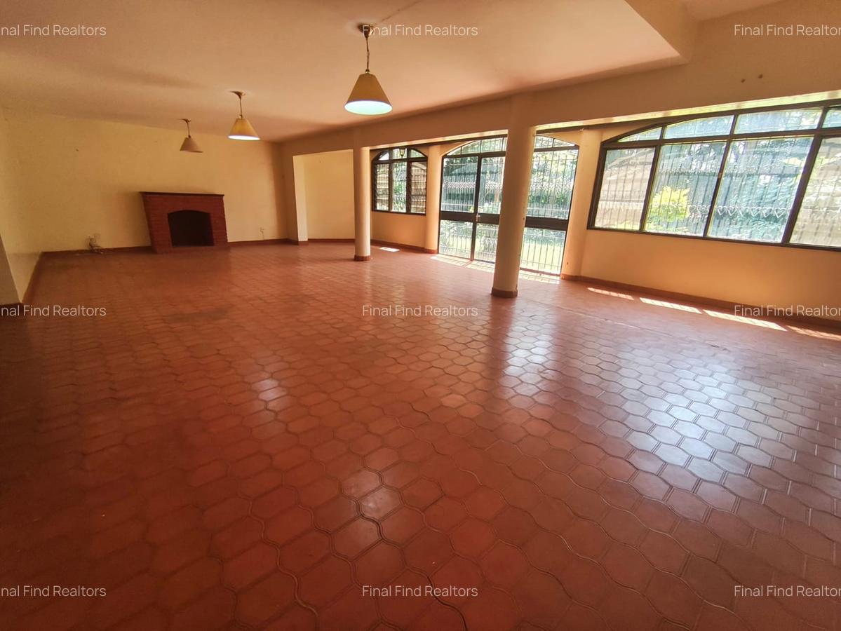 4 Bed House with Garden in Runda - 11