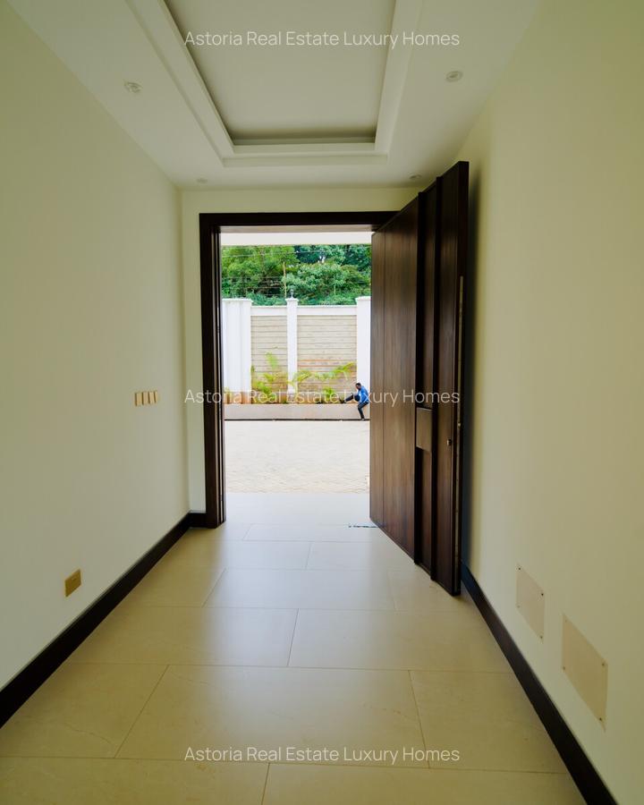 6 Bed Villa with En Suite at 2026-183 - 9