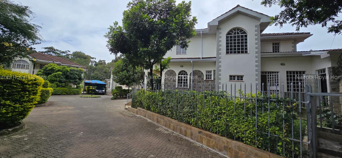 5 Bed Townhouse with En Suite at Off Convent Drive - 1