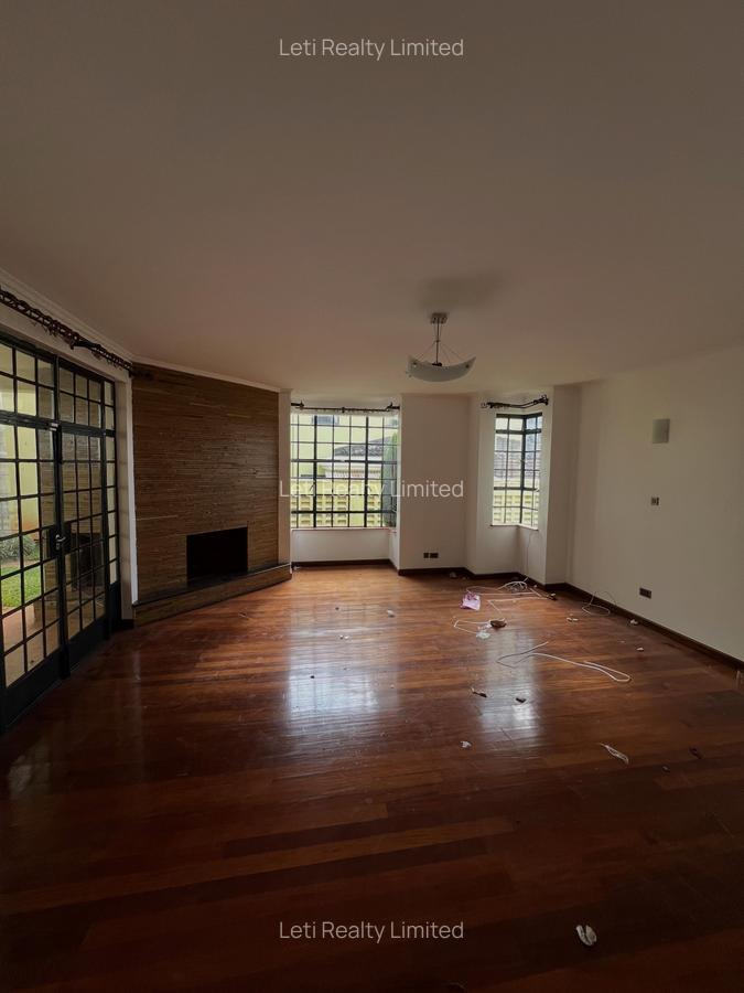 5 Bed Townhouse with En Suite in Lavington - 2