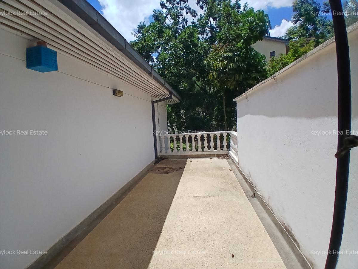 4 Bed Townhouse with En Suite at Lavington Green - 6