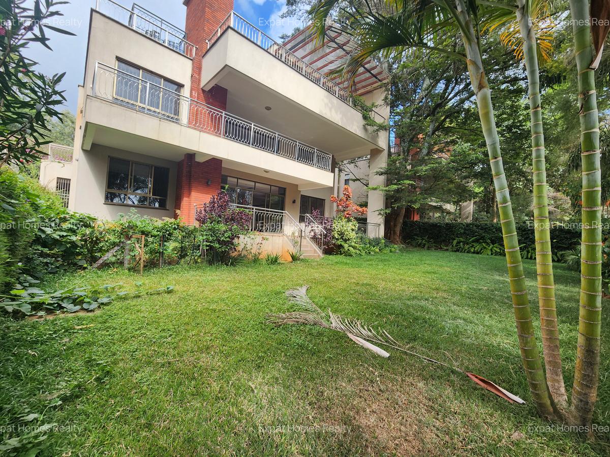 5 Bed Villa with En Suite in Lavington - 1