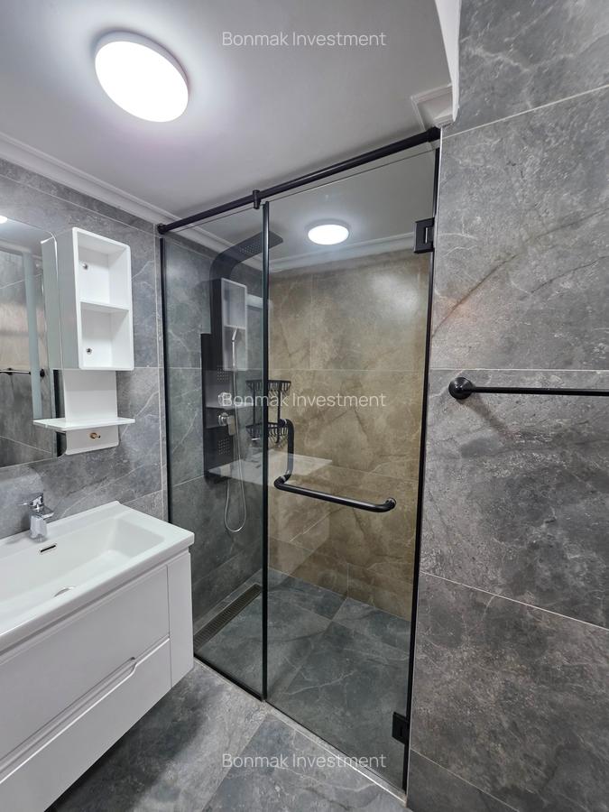 5 Bed House with En Suite at Old Runda - 16