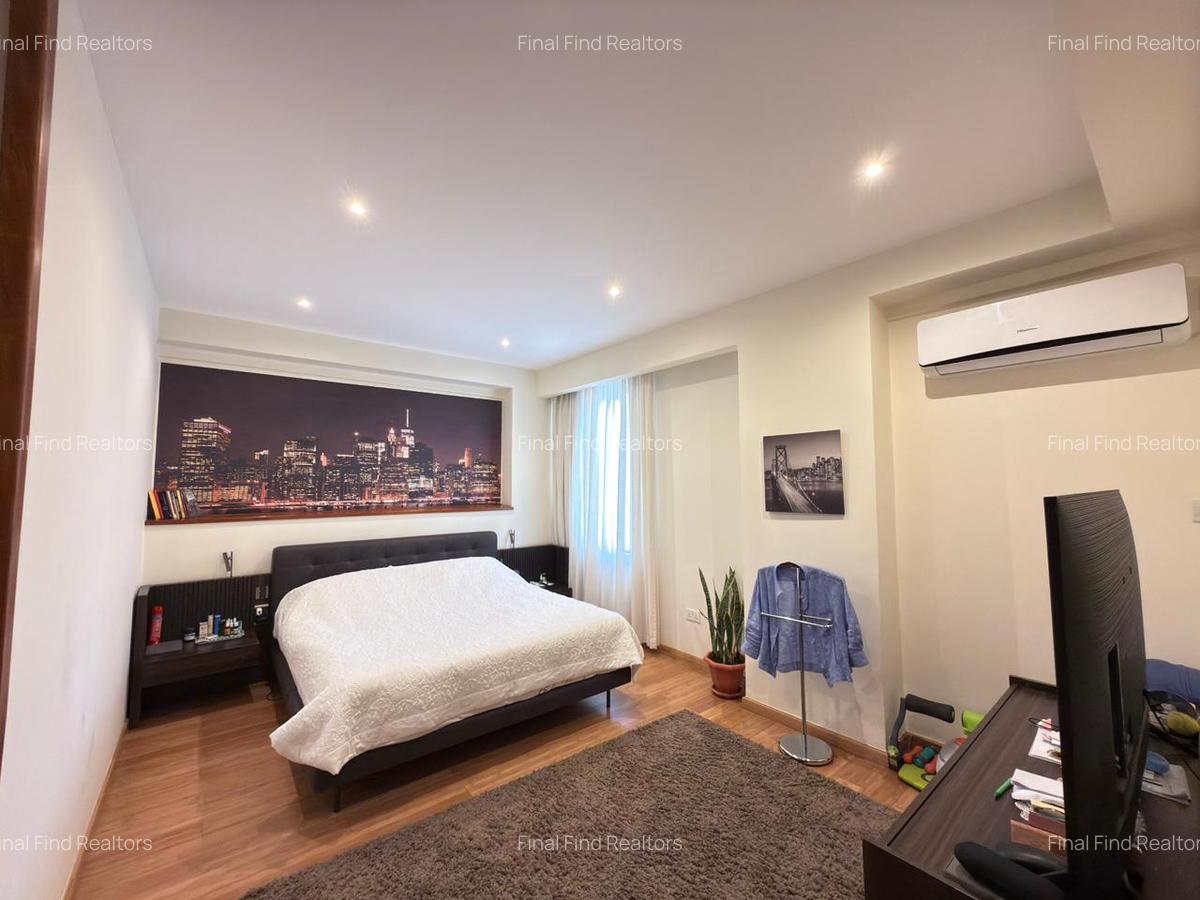 Serviced 3 Bed Apartment with En Suite in Parklands - 17