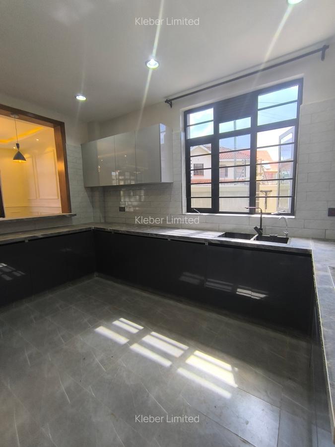 4 Bed House with En Suite at Membley - 6